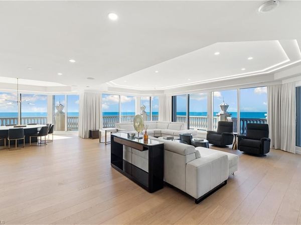 4021 Gulf Shore BLVD N, Unit 11, NAPLES, FL 34103