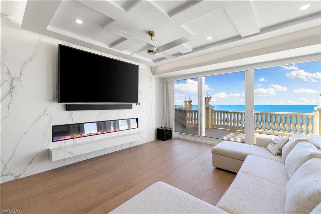 4021 Gulf Shore Blvd N, Unit 11, Naples, FL 34103 Photo