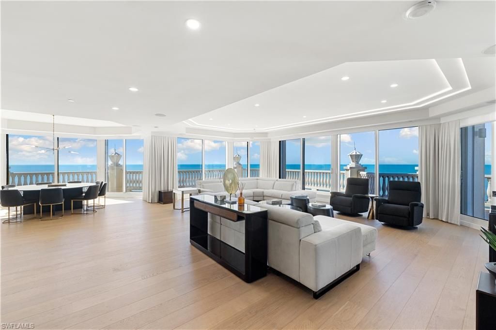 4021 Gulf Shore Blvd N, Unit 11, Naples, FL 34103 Photo