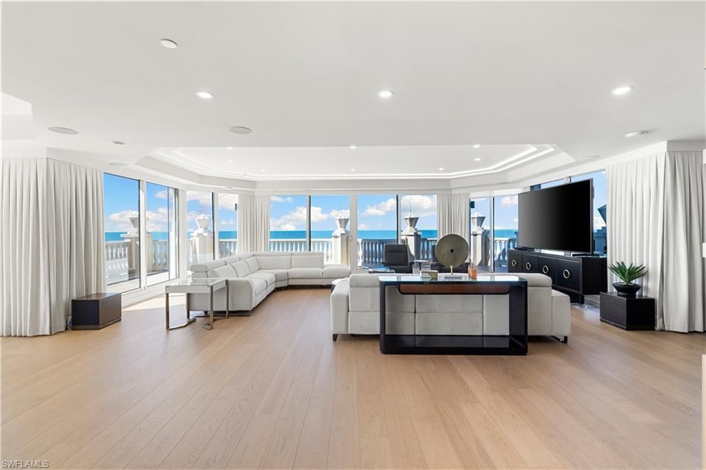 4021 Gulf Shore Blvd N, Unit 11, Naples, FL 34103 Photo