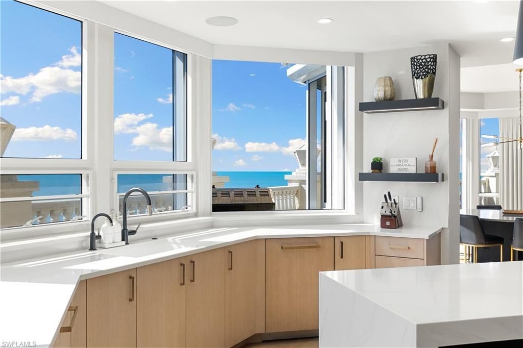 4021 Gulf Shore Blvd N, Unit 11, Naples, FL 34103 Photo