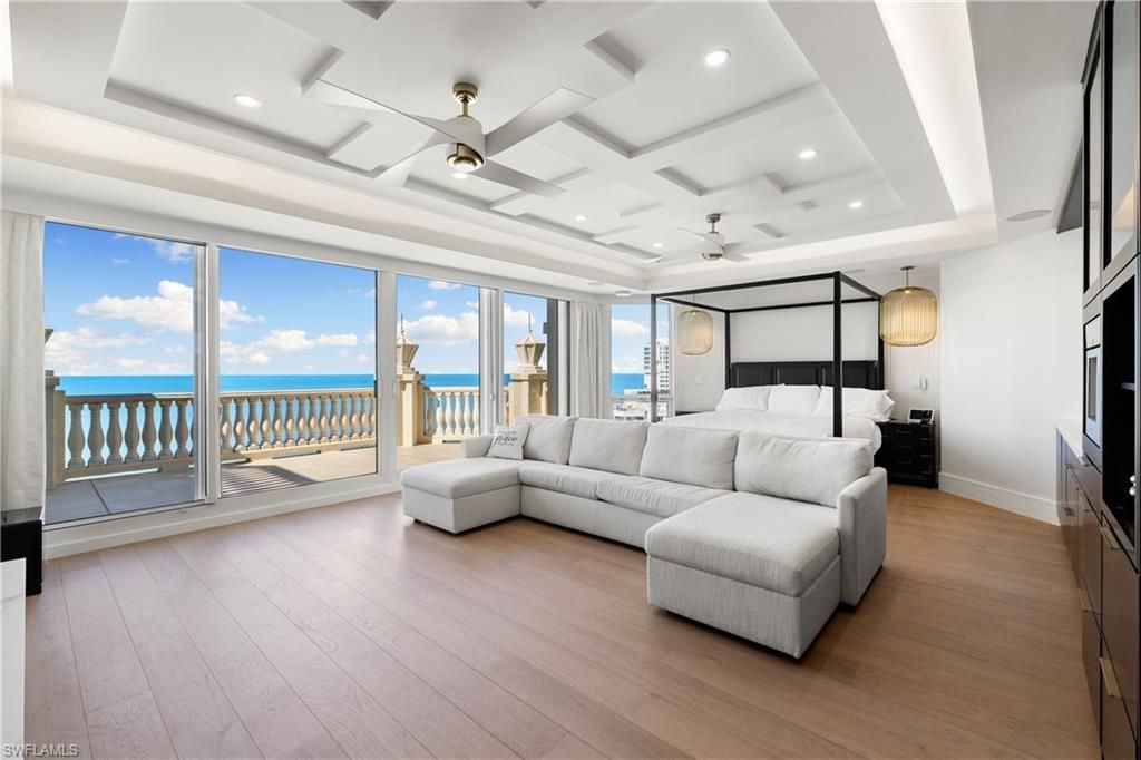 4021 Gulf Shore Blvd N, Unit 11, Naples, FL 34103 Photo