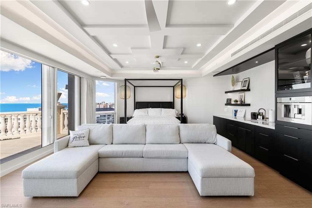 4021 Gulf Shore Blvd N, Unit 11, Naples, FL 34103 Photo