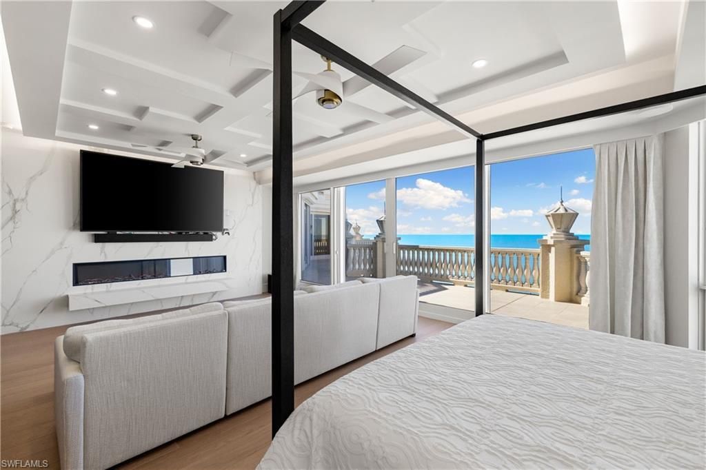 4021 Gulf Shore Blvd N, Unit 11, Naples, FL 34103 Photo