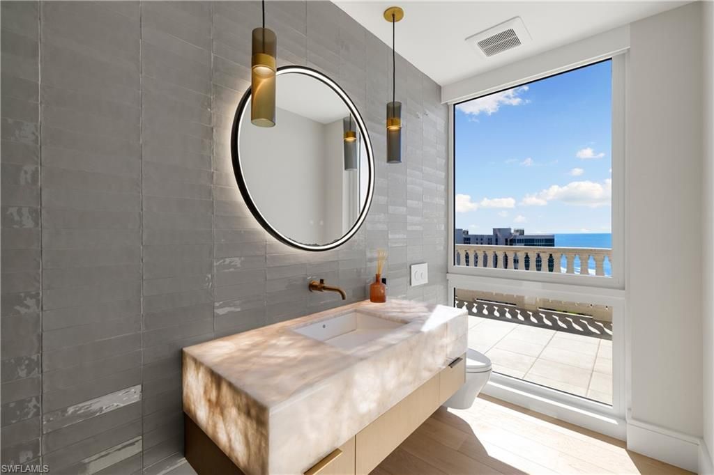 4021 Gulf Shore Blvd N, Unit 11, Naples, FL 34103 Photo