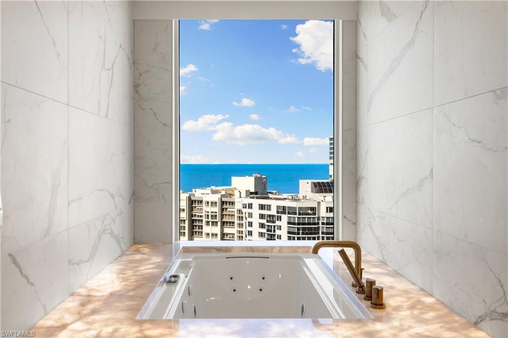 4021 Gulf Shore Blvd N, Unit 11, Naples, FL 34103 Photo