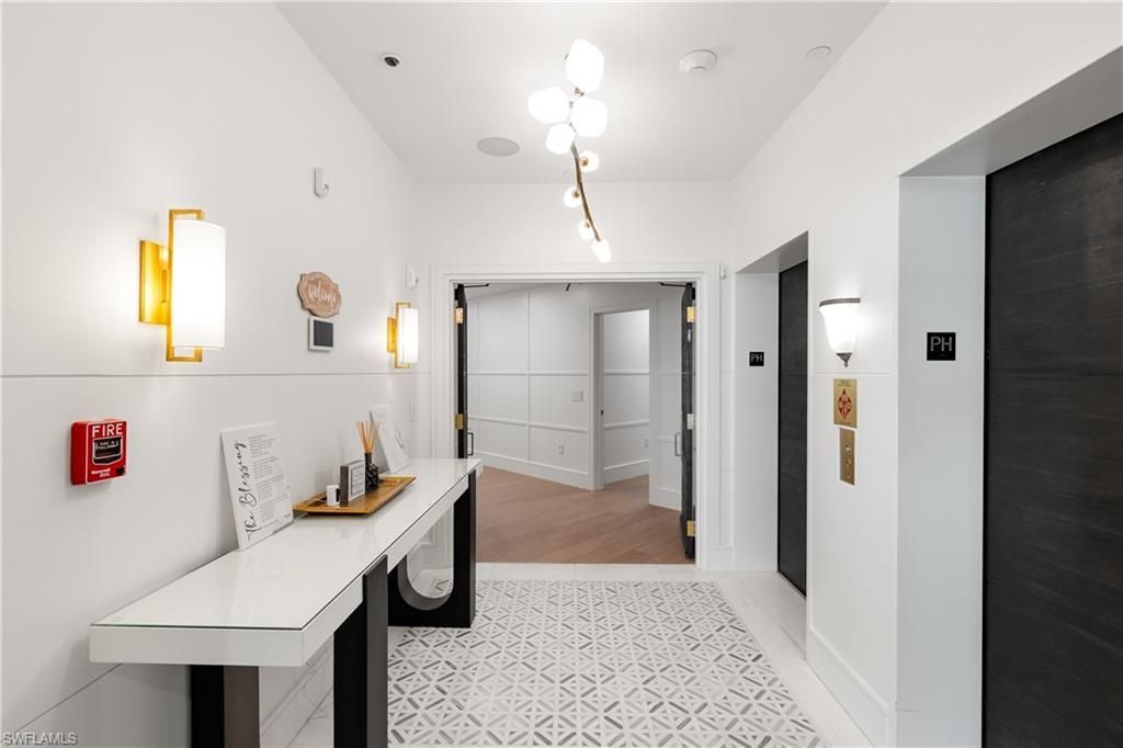 4021 Gulf Shore Blvd N, Unit 11, Naples, FL 34103 Photo