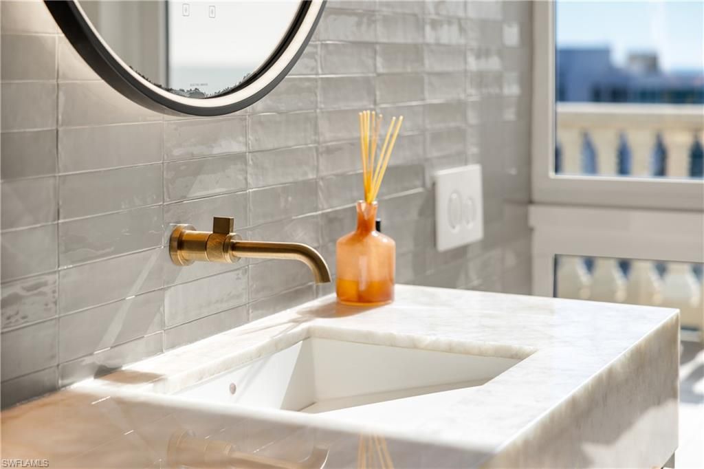 4021 Gulf Shore Blvd N, Unit 11, Naples, FL 34103 Photo