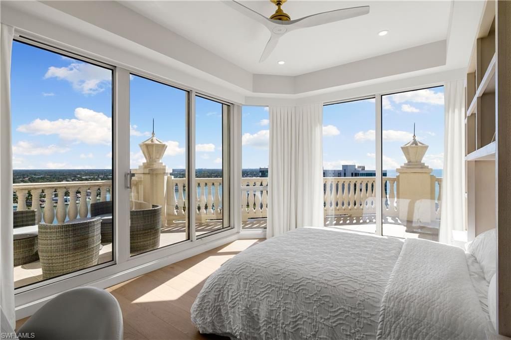 4021 Gulf Shore Blvd N, Unit 11, Naples, FL 34103 Photo