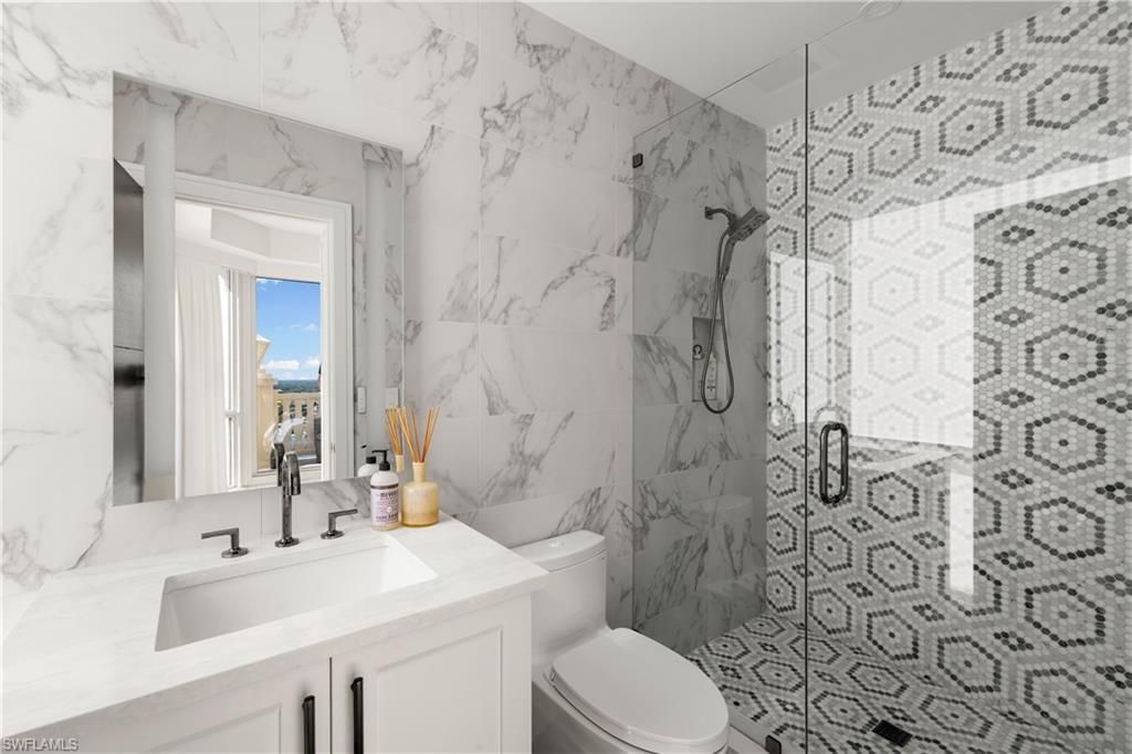 4021 Gulf Shore Blvd N, Unit 11, Naples, FL 34103 Photo