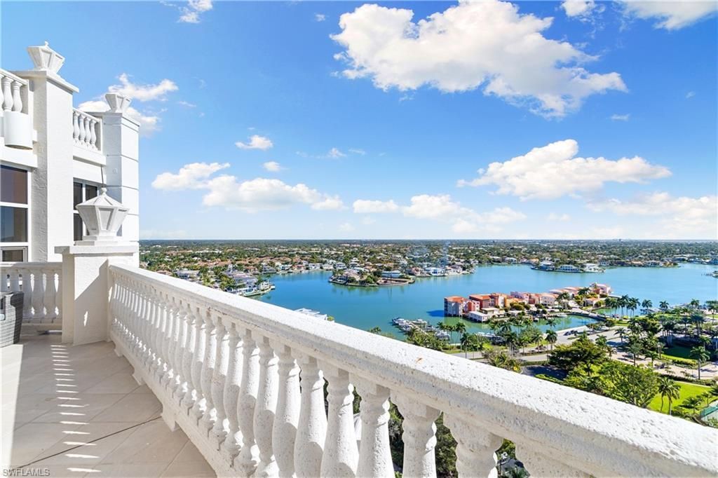 4021 Gulf Shore Blvd N, Unit 11, Naples, FL 34103 Photo