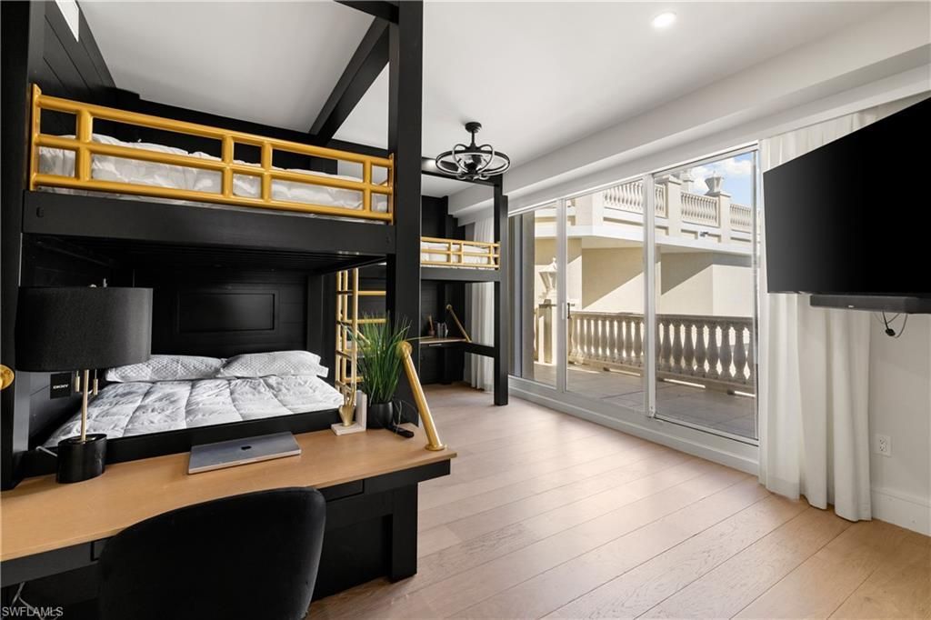 4021 Gulf Shore Blvd N, Unit 11, Naples, FL 34103 Photo