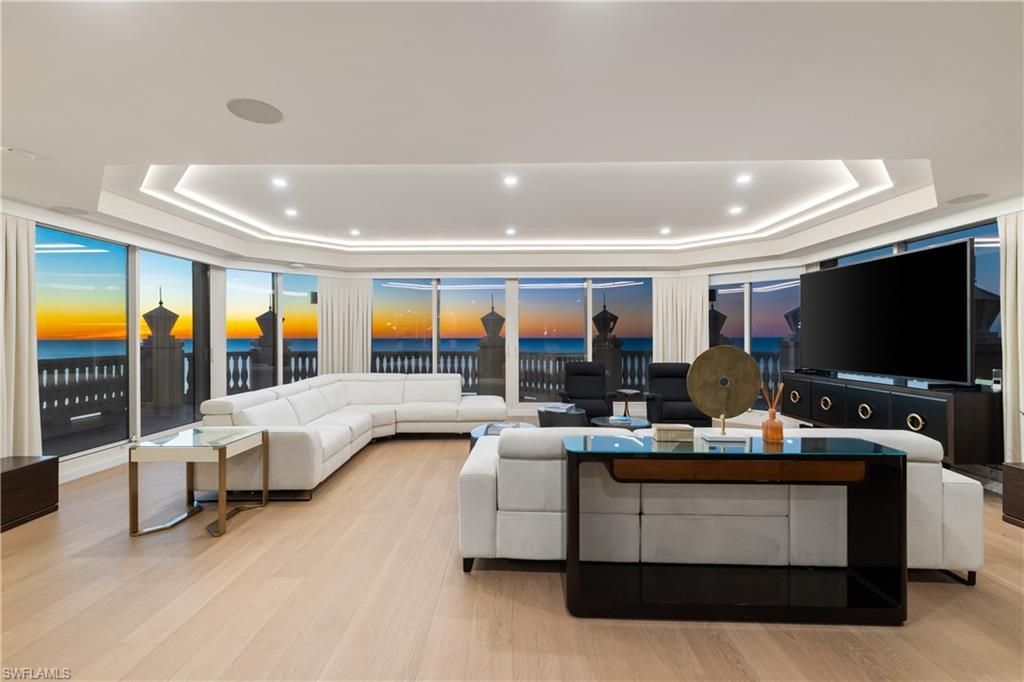 4021 Gulf Shore Blvd N, Unit 11, Naples, FL 34103 Photo