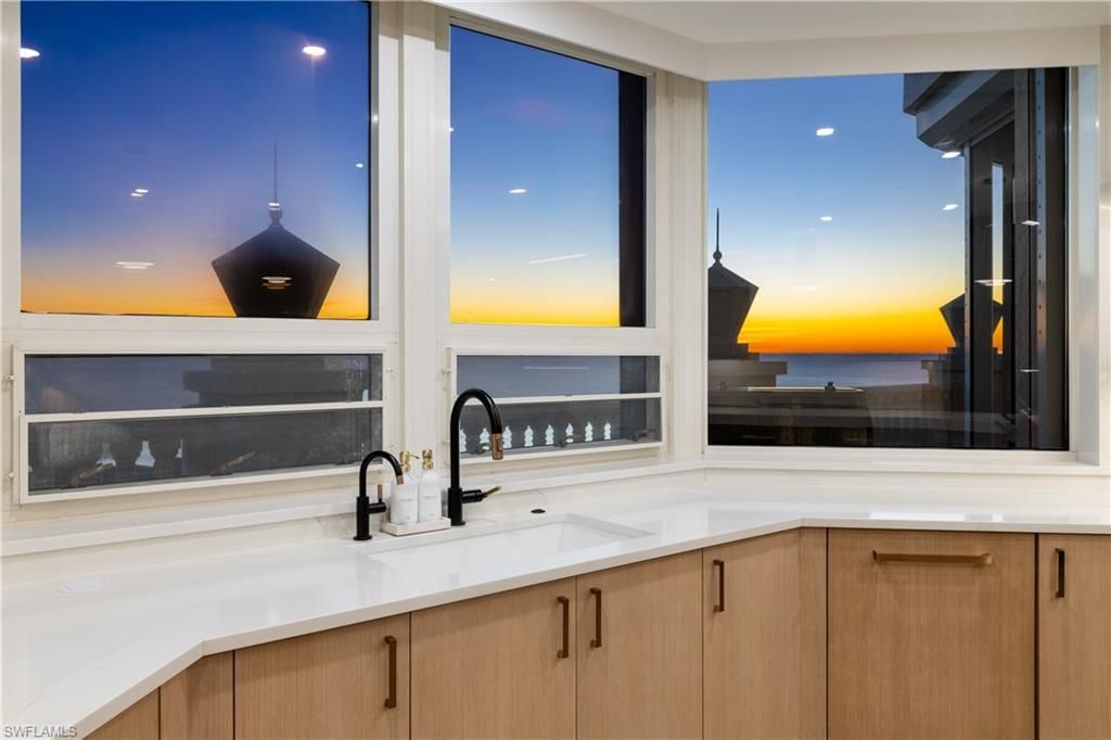 4021 Gulf Shore Blvd N, Unit 11, Naples, FL 34103 Photo