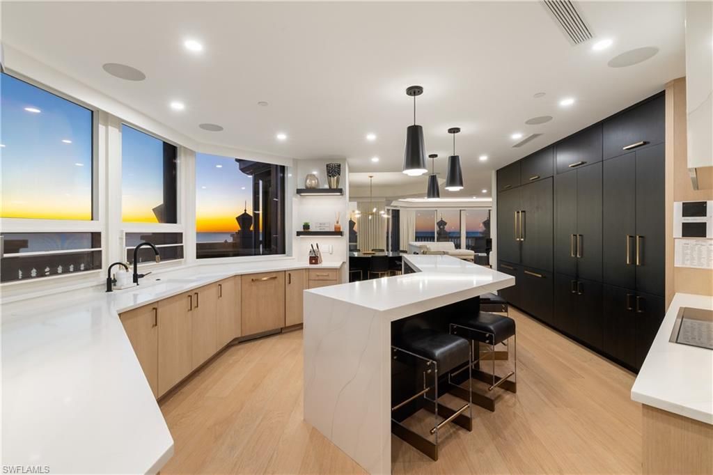 4021 Gulf Shore Blvd N, Unit 11, Naples, FL 34103 Photo