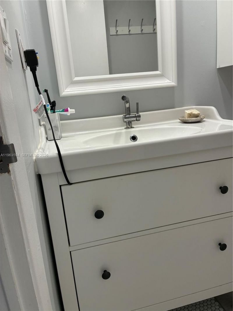 1985 S Ocean Dr, Unit 15M, Hallandale Beach, FL 33009 Photo