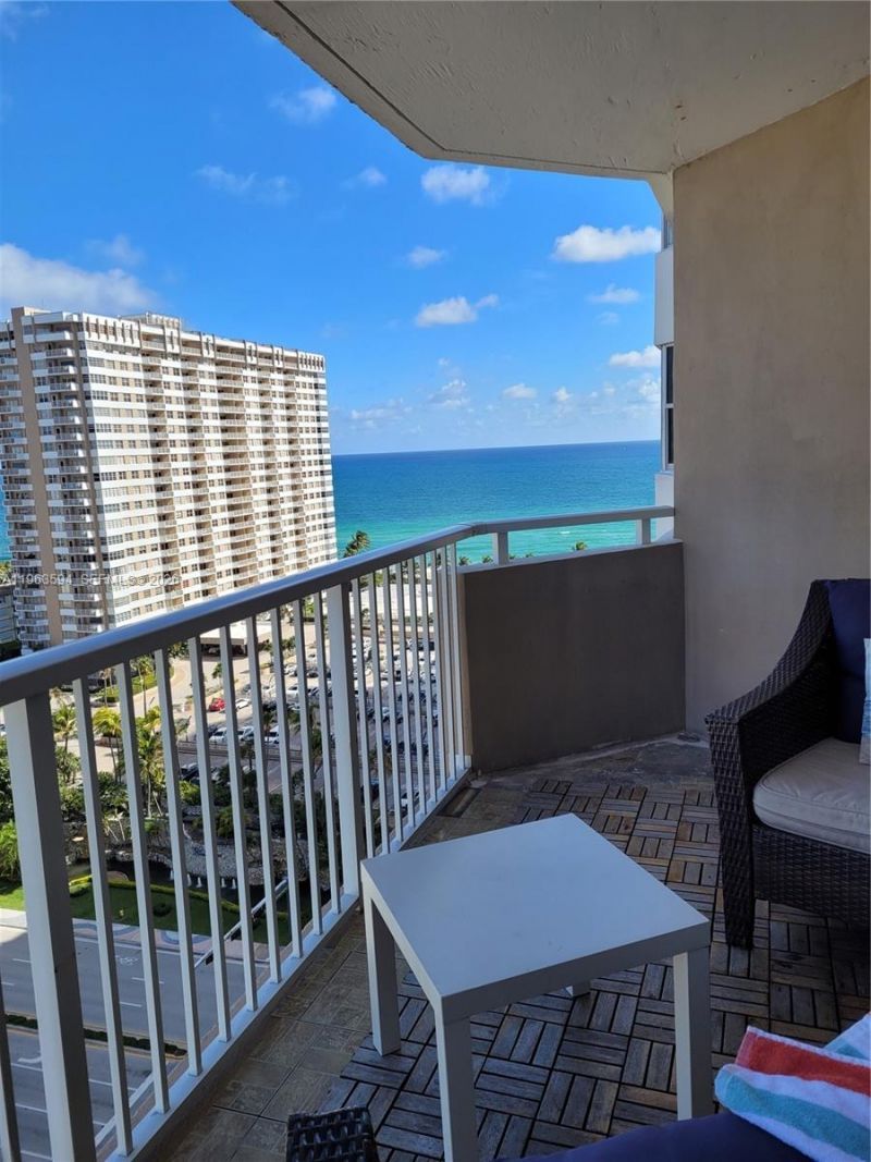 1985 S Ocean Dr, Unit 15M, Hallandale Beach, FL 33009 Photo