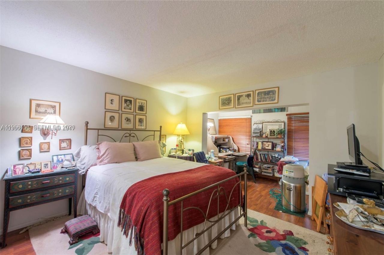 2200 Park Ln , Unit 105, Hollywood, FL 33021 Photo