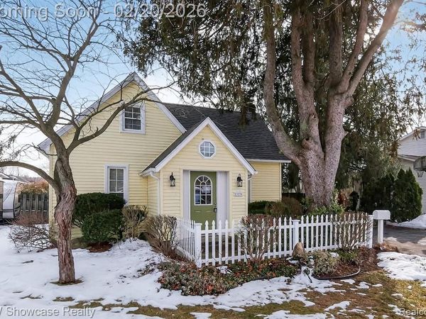 323 Franklin Street, Milford Vlg, MI 48381