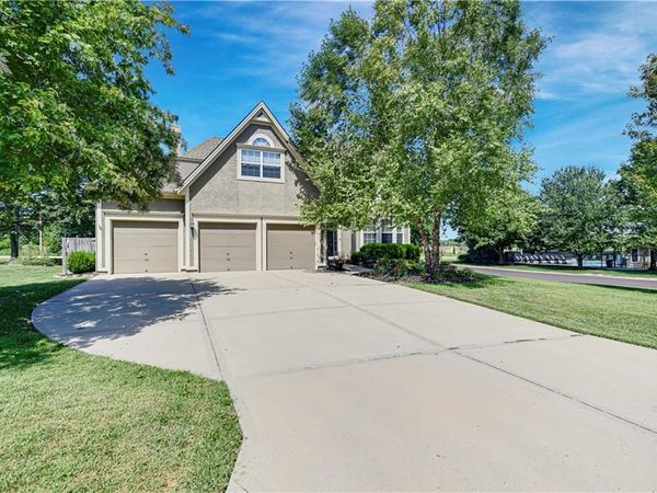 19480 W 207TH Terrace, Spring Hill, KS 66083
