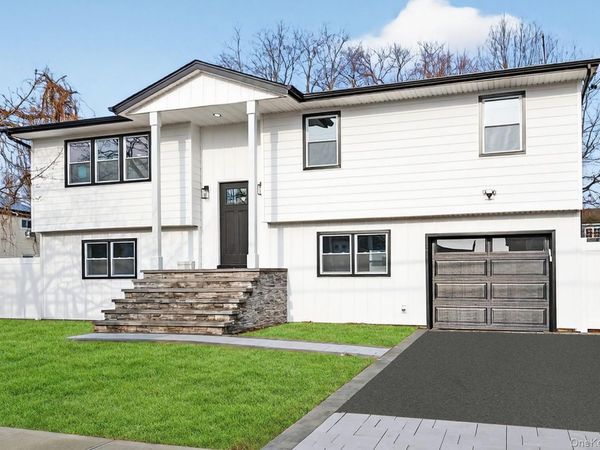 244 N Erie Avenue, Lindenhurst, NY 11757