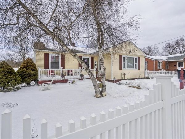 1730 Carew St, Springfield, MA 01104