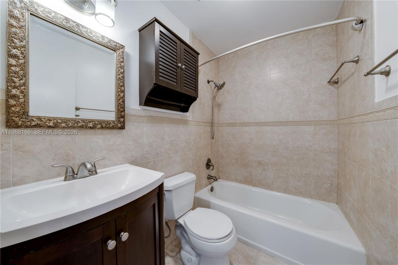 8048 SW 80 Av , Unit D4, Miami, FL 33143 Photo