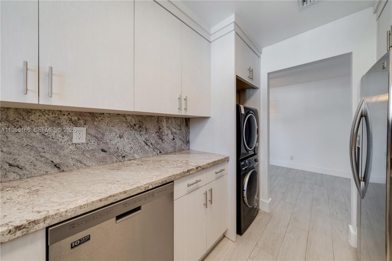 8048 SW 80 Av , Unit D4, Miami, FL 33143 Photo