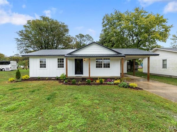 201 Lunbeck Avenue , Gideon, MO 63848