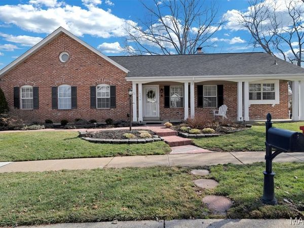 16276 Windfall Ridge Drive, Chesterfield, MO 63005