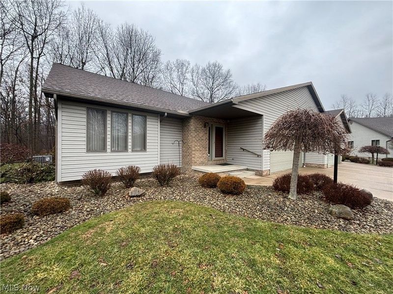 4175 Fawn Trail NE, Unit A, Warren, OH 44483 Photo 1