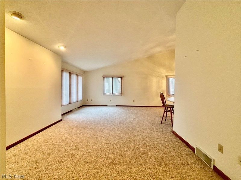 4175 Fawn Trail NE, Unit A, Warren, OH 44483 Photo 17