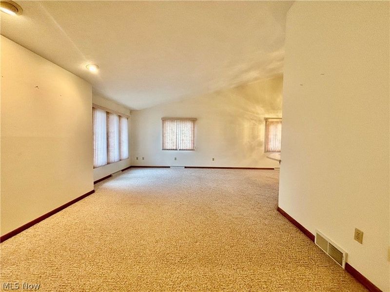 4175 Fawn Trail NE, Unit A, Warren, OH 44483 Photo 21