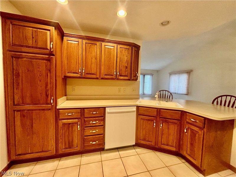 4175 Fawn Trail NE, Unit A, Warren, OH 44483 Photo 4