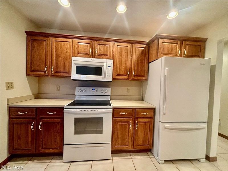 4175 Fawn Trail NE, Unit A, Warren, OH 44483 Photo 5