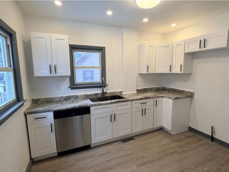 320 Para Avenue, Akron, OH 44305 Photo 2