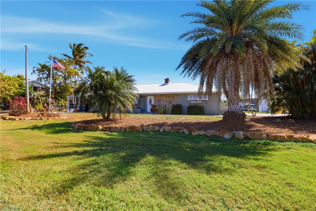 2740 Sanibel Blvd, Saint James City, FL 33956 Photo