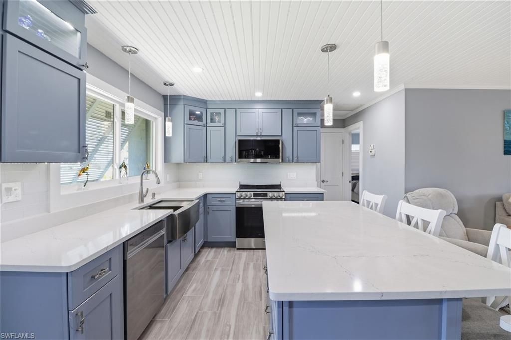 2740 Sanibel Blvd, Saint James City, FL 33956 Photo