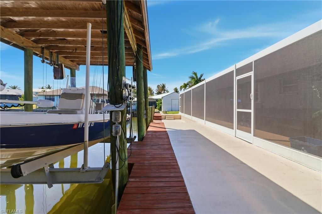 2740 Sanibel Blvd, Saint James City, FL 33956 Photo