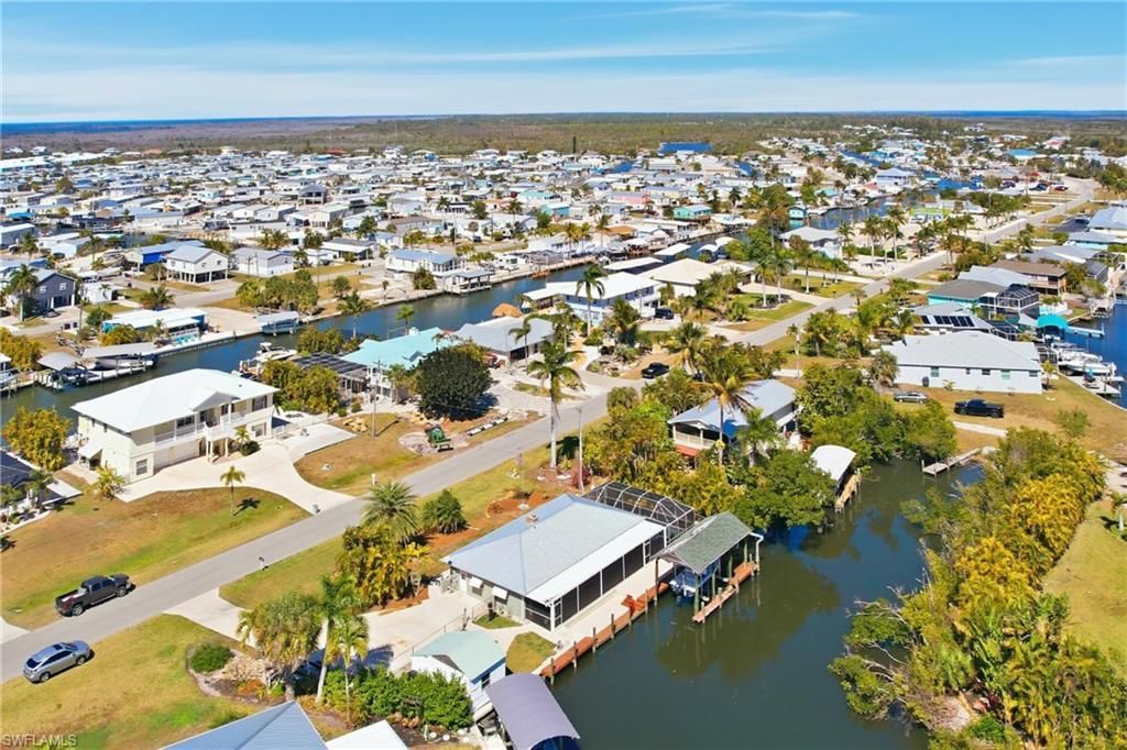 2740 Sanibel Blvd, Saint James City, FL 33956 Photo