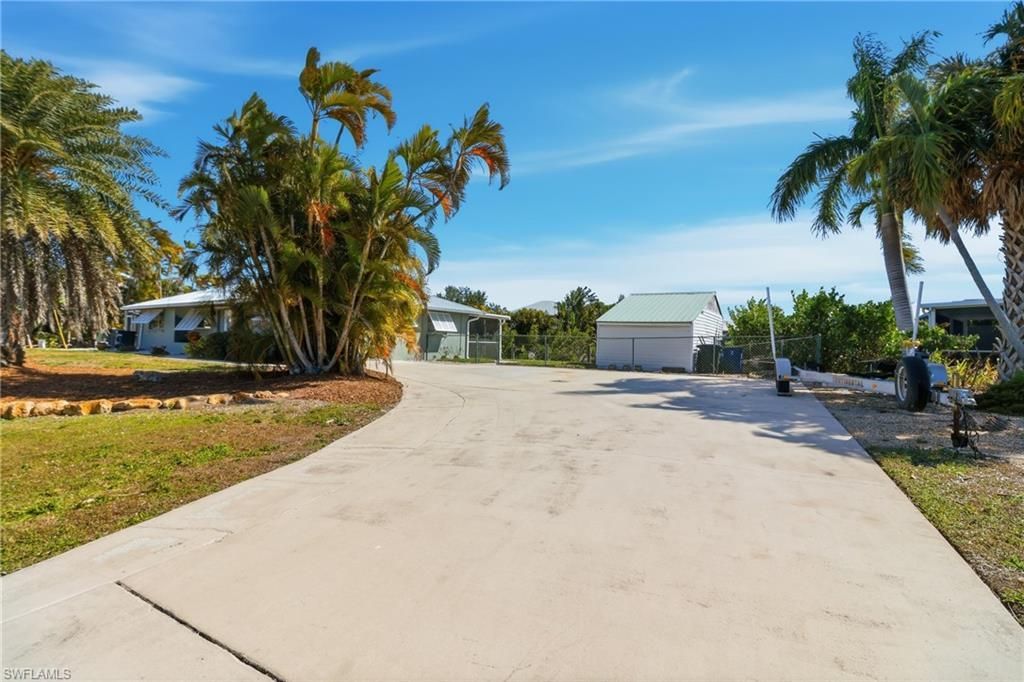 2740 Sanibel Blvd, Saint James City, FL 33956 Photo
