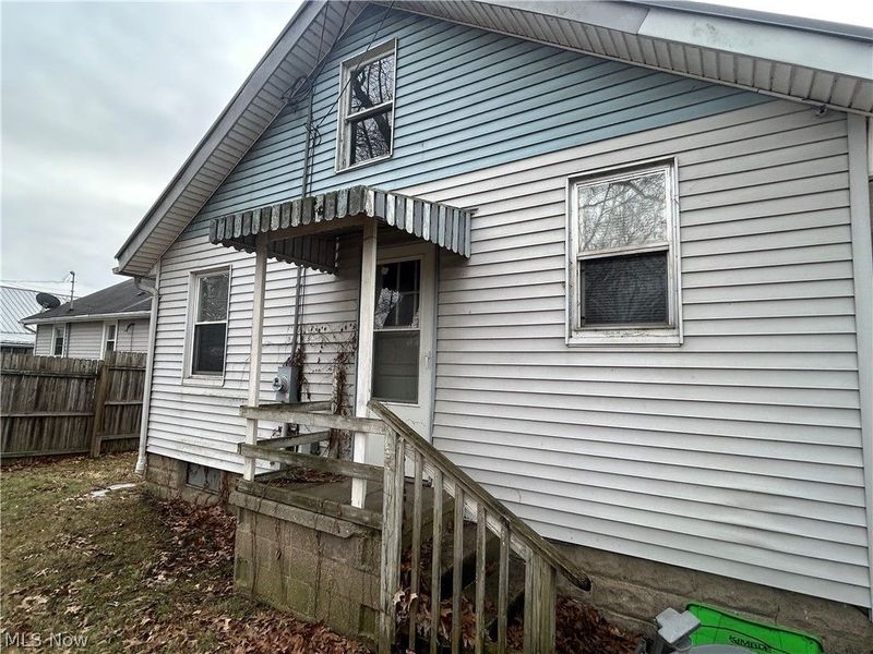 828 Grandview Avenue, Coshocton, OH 43812 Photo 3