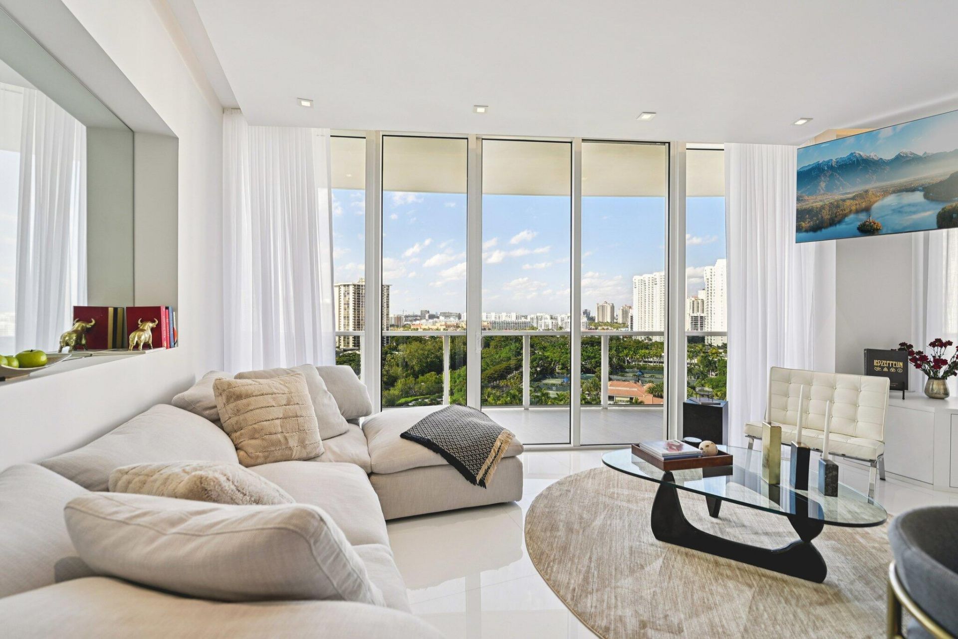 4100 Island Boulevard Boulevard, Unit 1204, Aventura, FL 33160 Photo