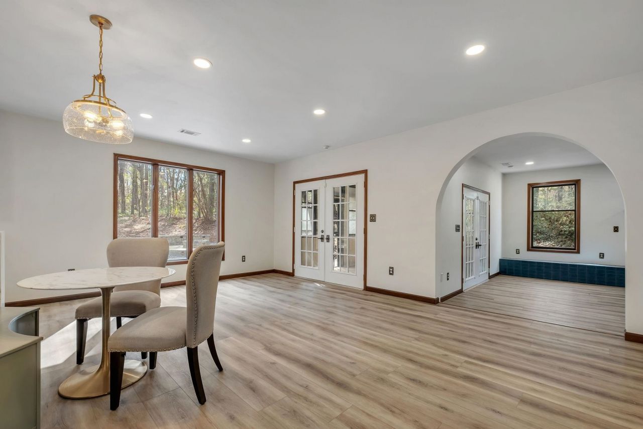 6375 Thomasville Road, Tallahassee, FL 32312 Photo