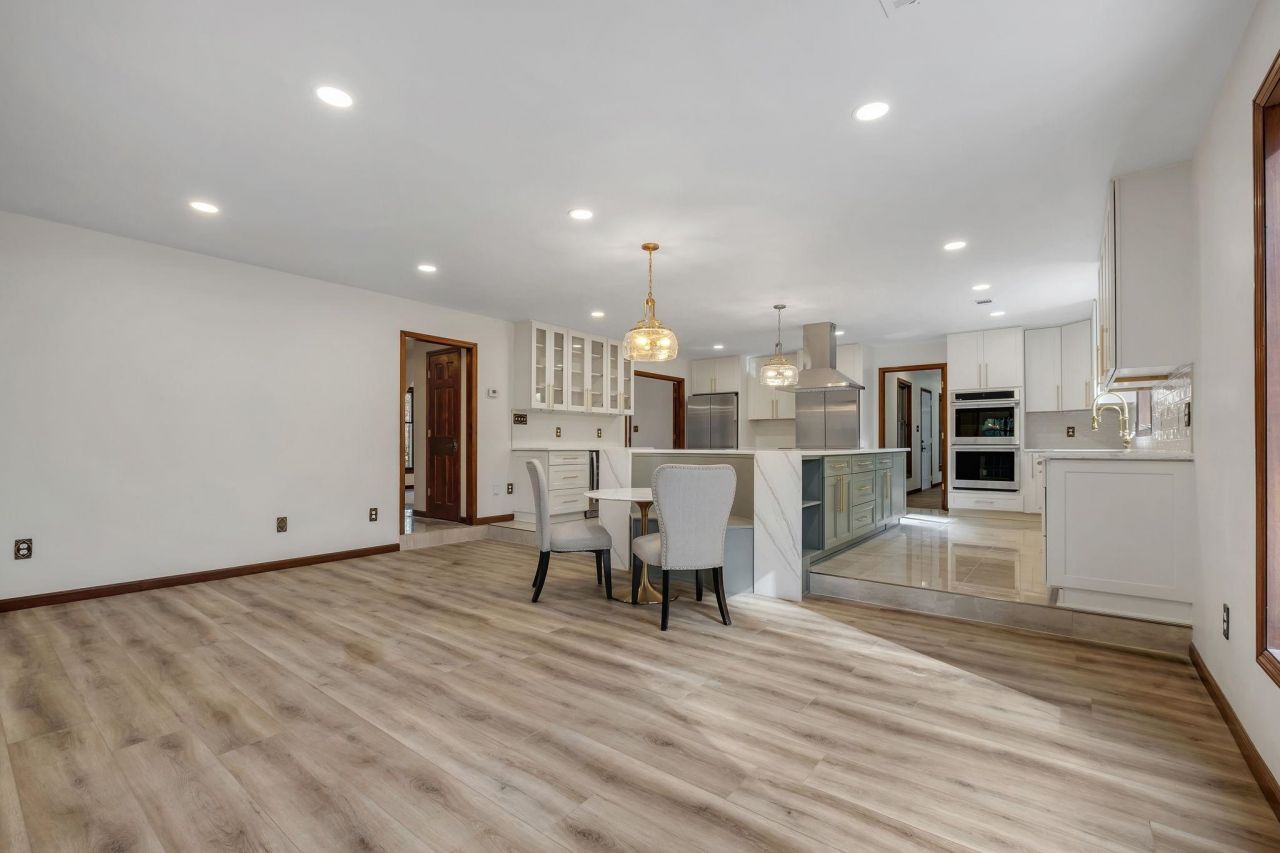 6375 Thomasville Road, Tallahassee, FL 32312 Photo