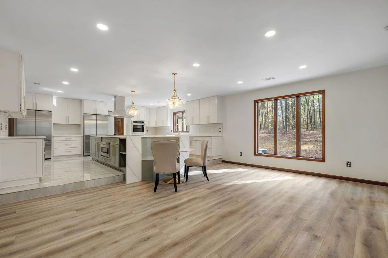 6375 Thomasville Road, Tallahassee, FL 32312 Photo