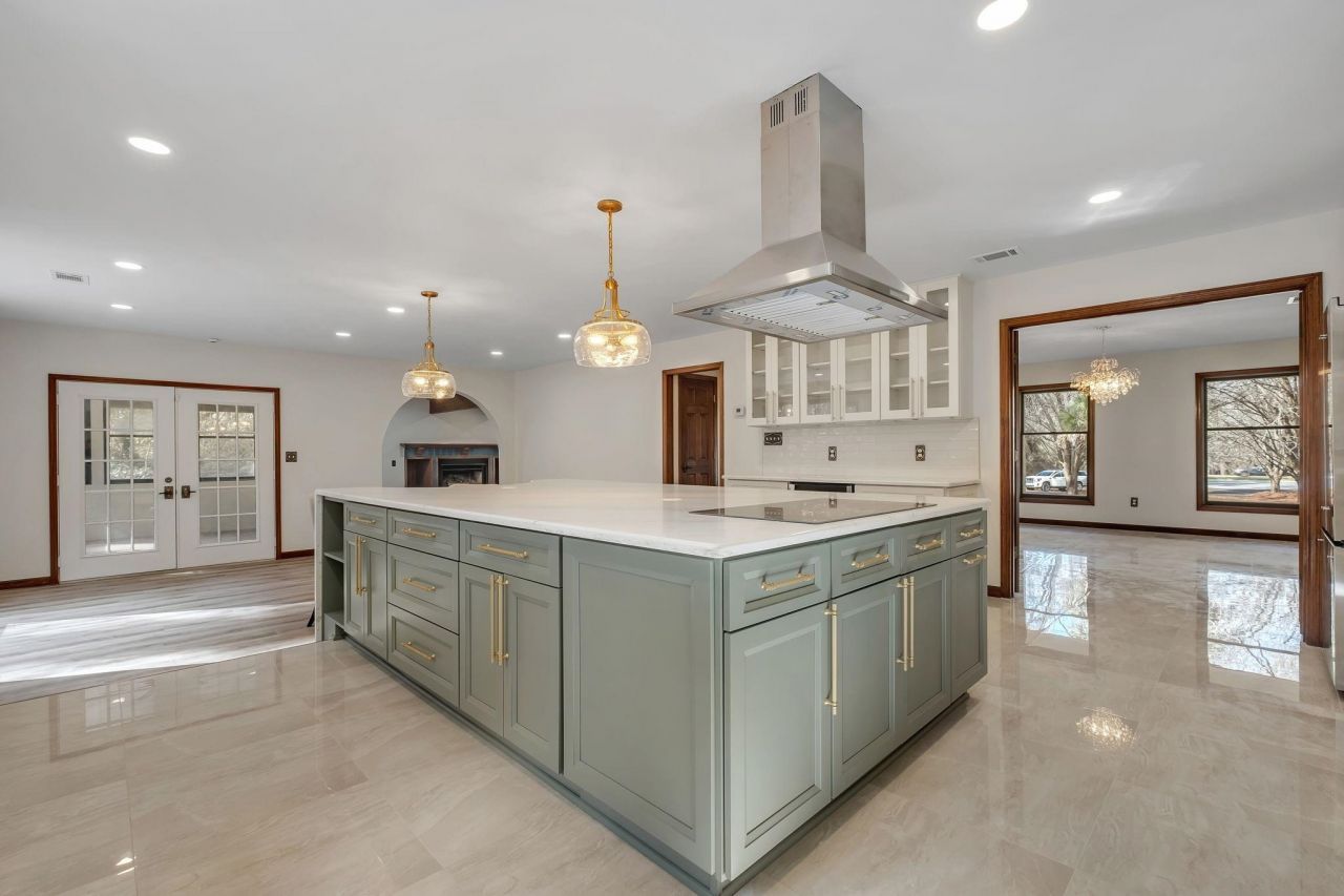 6375 Thomasville Road, Tallahassee, FL 32312 Photo