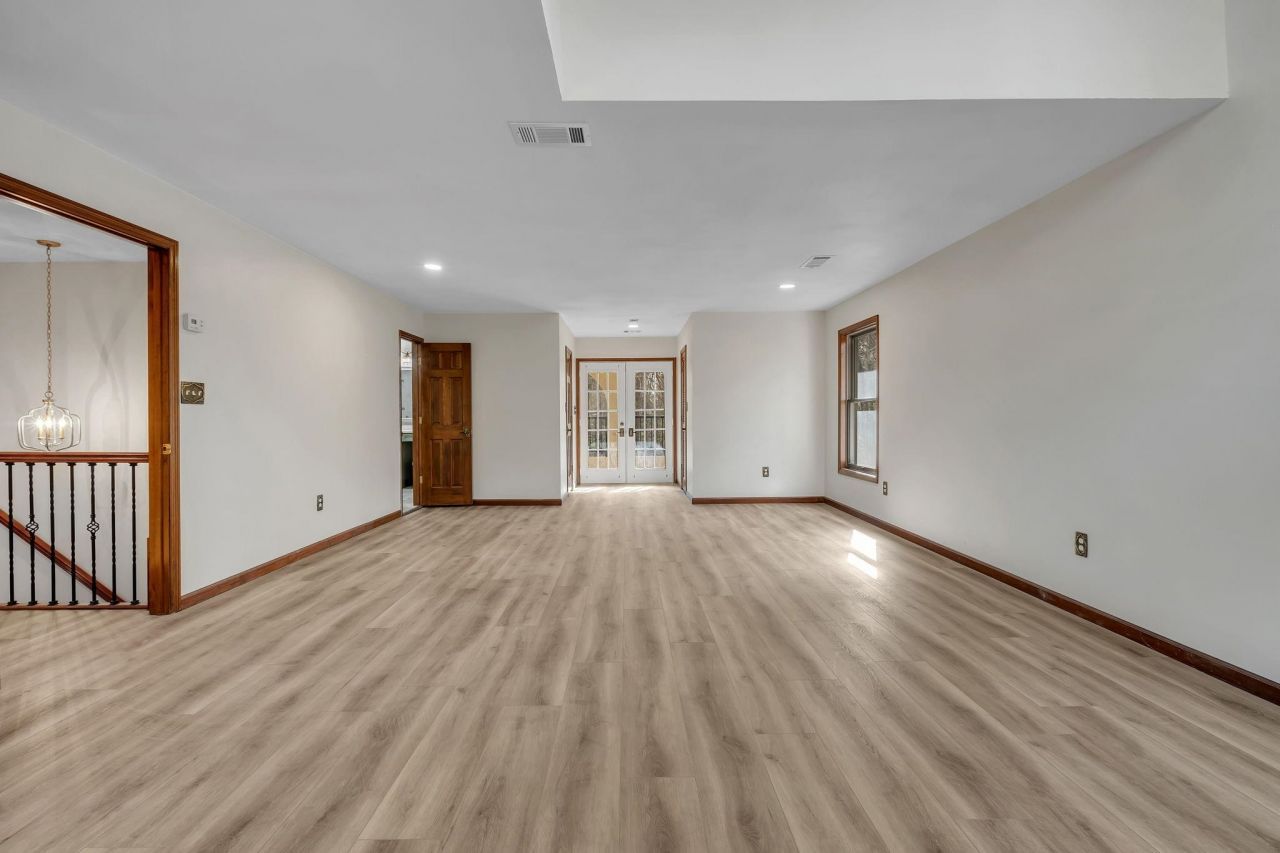 6375 Thomasville Road, Tallahassee, FL 32312 Photo