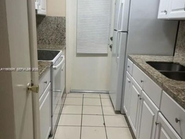 1450 Atlantic Shores Blvd , Unit 304, Hallandale Beach, FL 33009