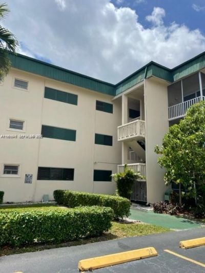 1450 Atlantic Shores Blvd , Unit 304, Hallandale Beach, FL 33009 Photo